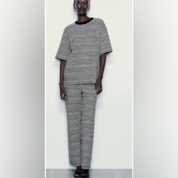 Zara Geometric Black and White Jacquard Knit Top size Medium - Picture 6 of 6